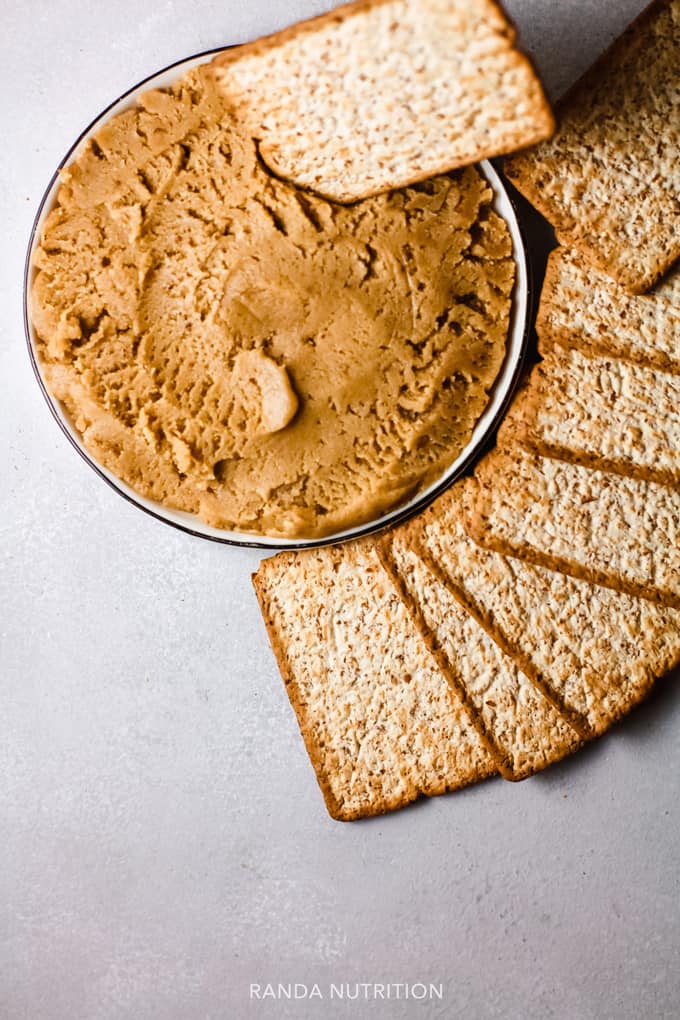 dessert hummus recipe with crackers