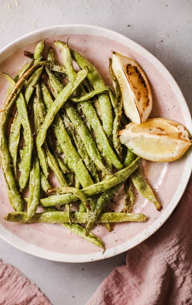 garlicky green beans side dish recipe with lemon