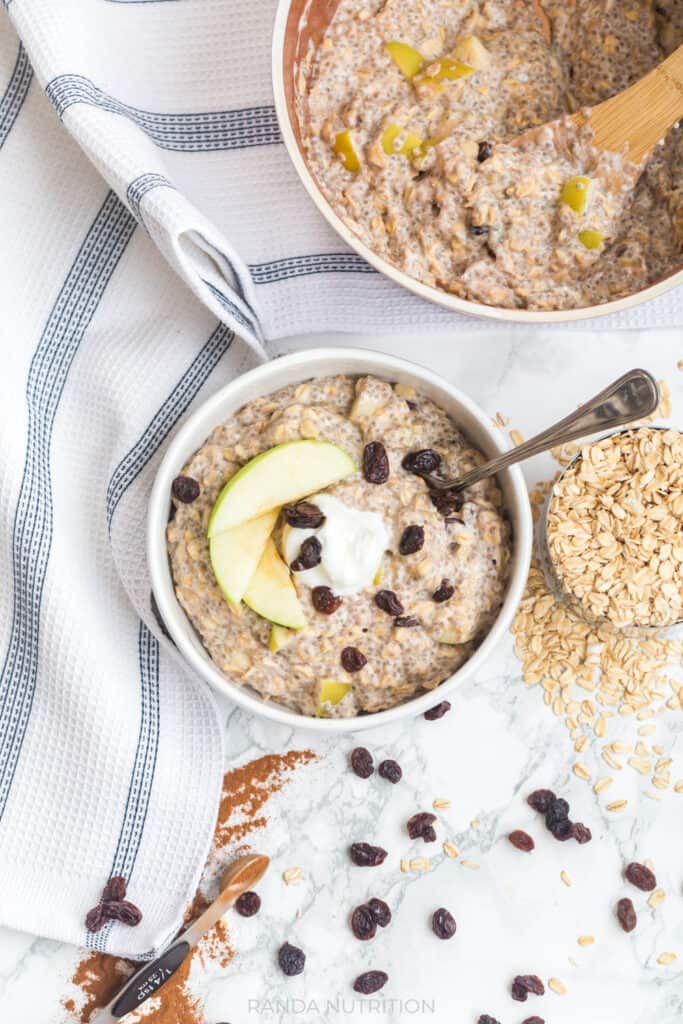 meal prep breakfast idea of apple cinnamon oatmeal