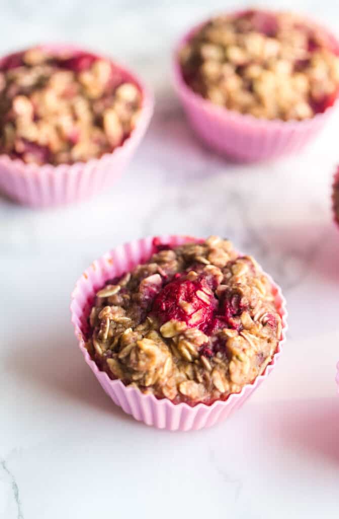 protein oatmeal cups with berries