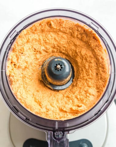 Finished sundried tomato hummus smooth in a food processor