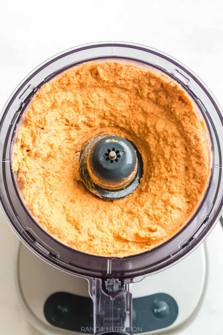 Finished sundried tomato hummus smooth in a food processor