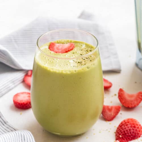 Strawberry Spinach Smoothie Recipe | Randa Nutrition