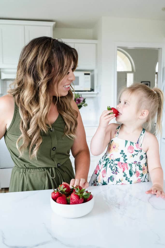 Randa Derkson and daughter