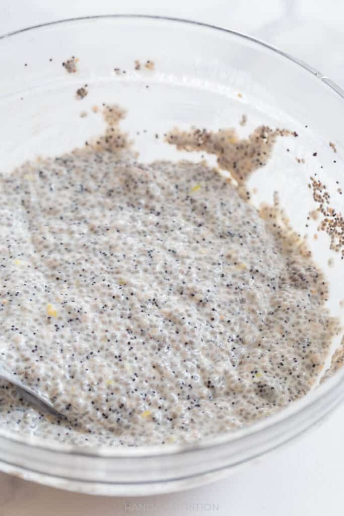 how long do chia seeds need to soak for to gel up?