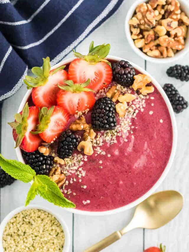 Mixed Berry Smoothie Bowl Recipe | Randa Nutrition