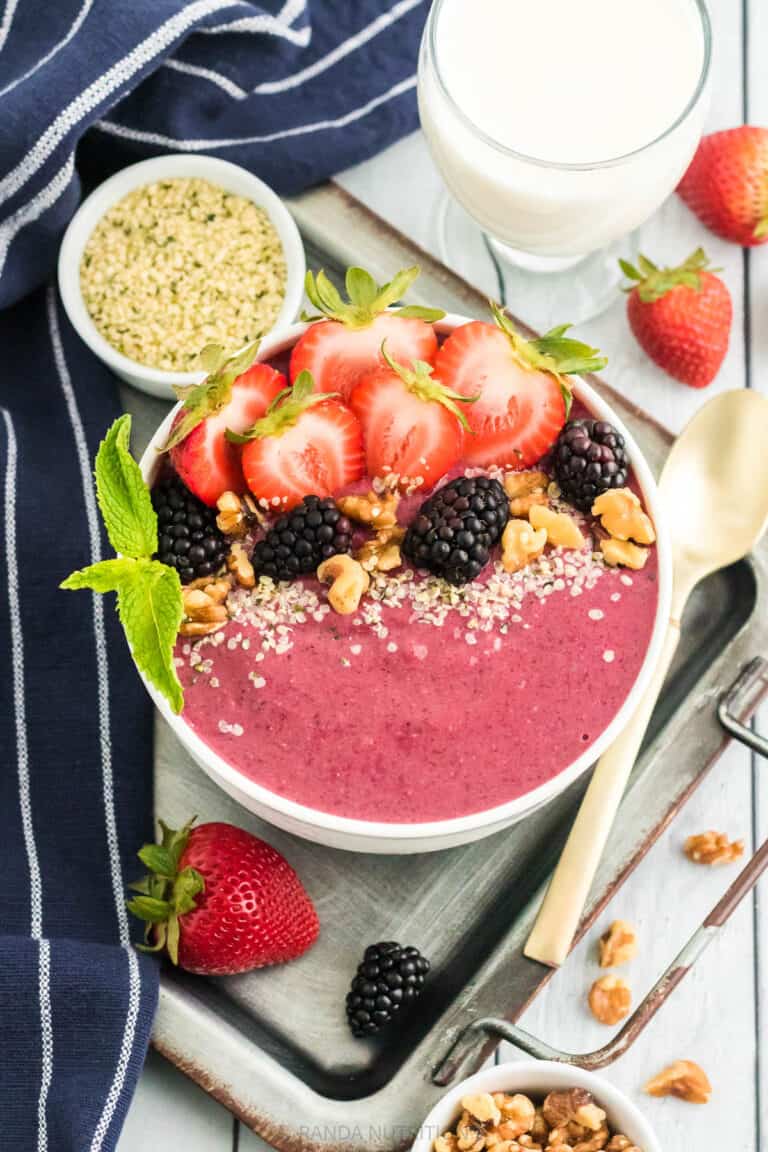 Mixed Berry Smoothie Bowl | Randa Nutrition