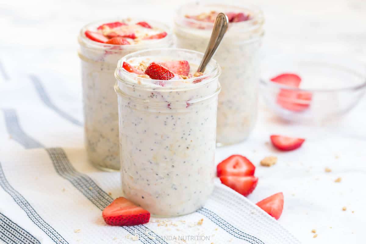 Strawberry Cheesecake Overnight Oats (High Protein Recipe) Randa