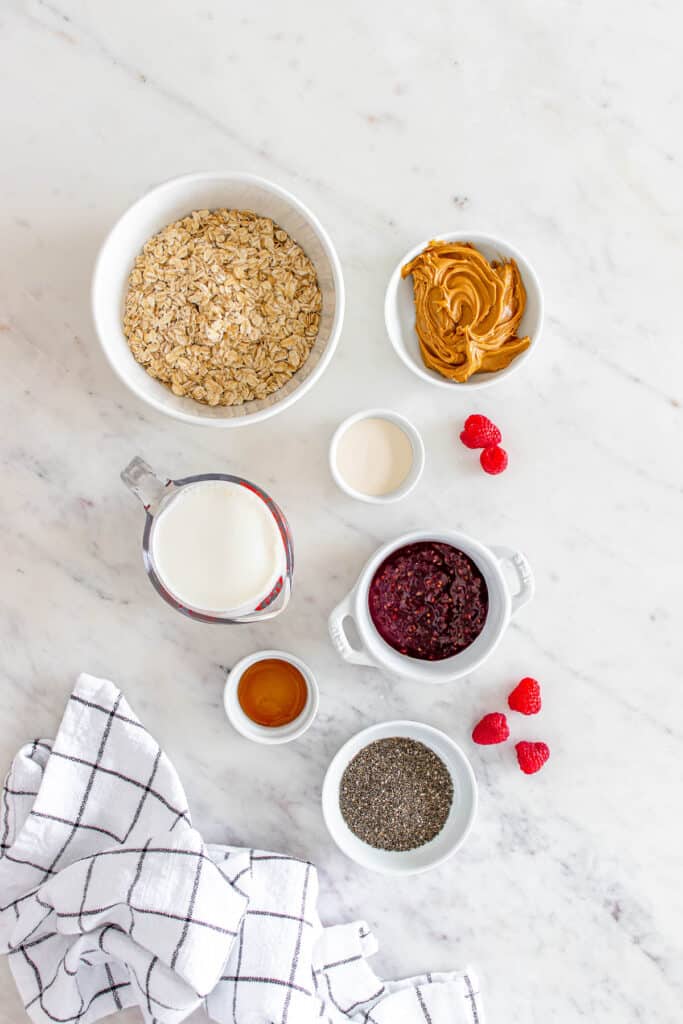 ingredients to make peanut butter and jelly overnight oats